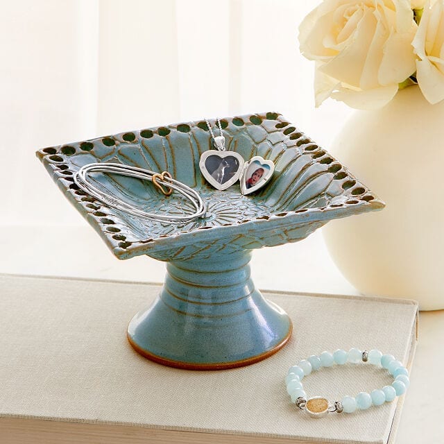 valentines day gift guide - jewelry holder