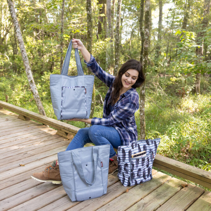 2G2A8289 scaled Insulated Market Tote Set 3-Piece Set of Foldable Bags - Gray Feather Stripe