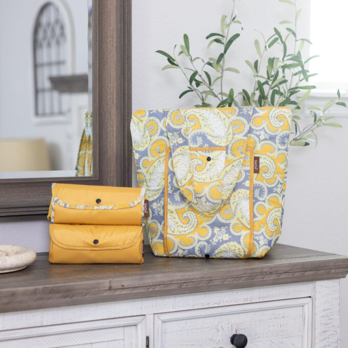 2G2A8360 scaled Insulated Market Tote Set 3-Piece Set of Foldable Bags - Gray Yellow Paisley